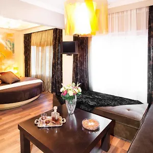 3* מלון Plaza Hotel, Philian And